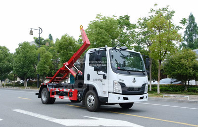 高效环卫新选择 柳汽蓝牌勾臂式垃圾车及成套液压系统全解析